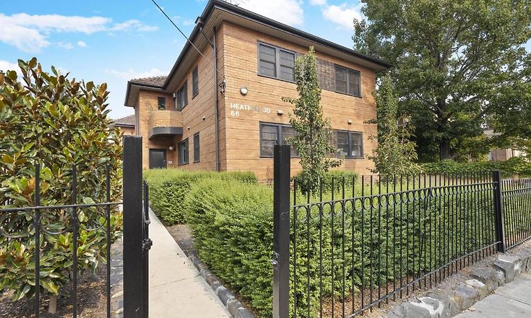 QUAINT ART DECO APARTMENT IN TOORAK VILLAGE MELBOURNE ...